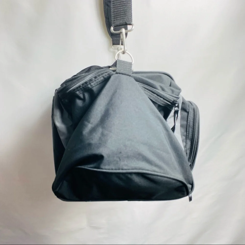 Leed’s Gym bag with pockets And starp black